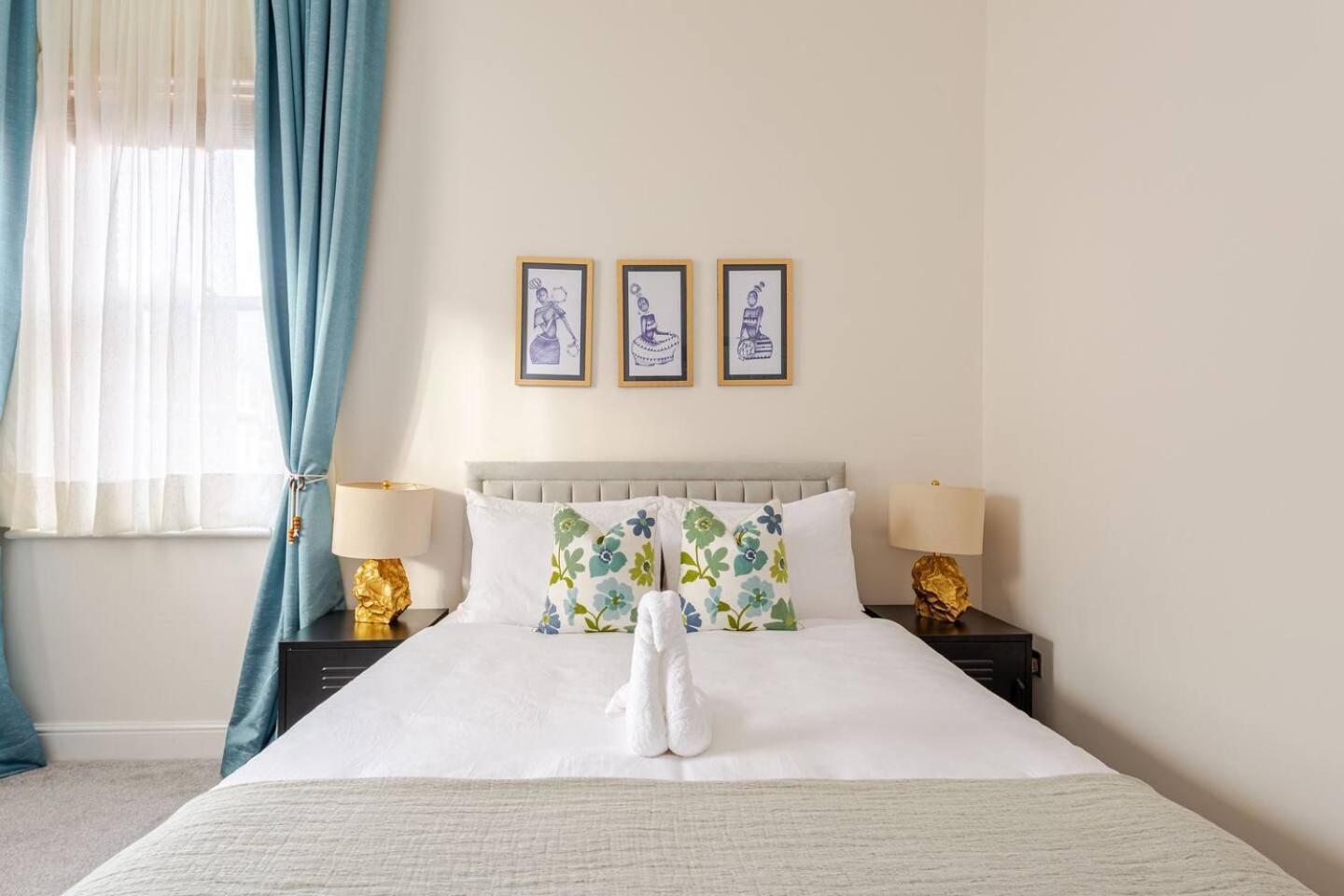 Stylish Flat In Central Location With Free Parking Swindon Exterior photo